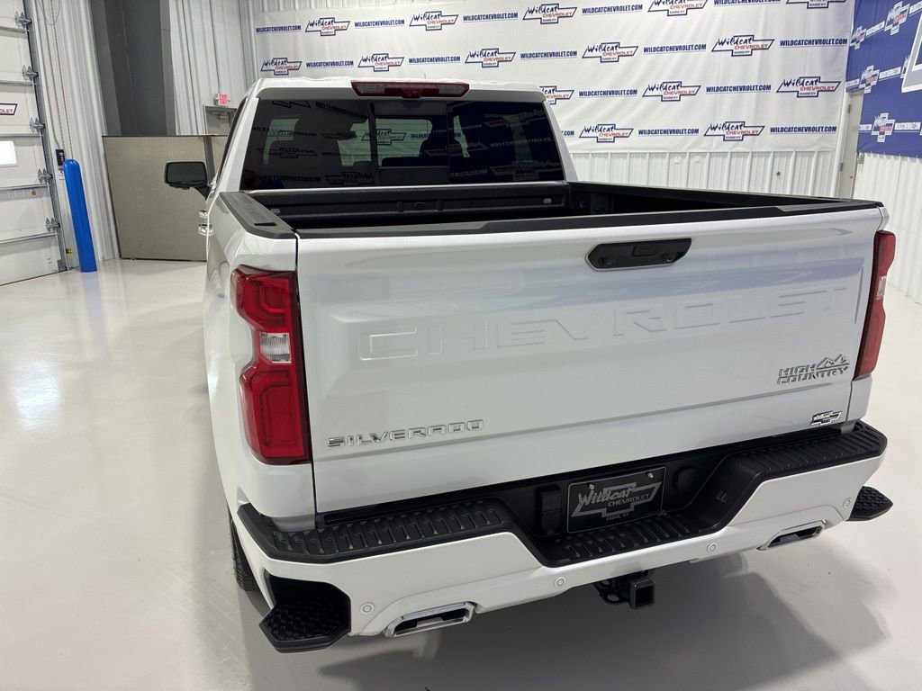 Used 2025 Chevrolet Silverado 1500 High Country w/ Technology Package image 4