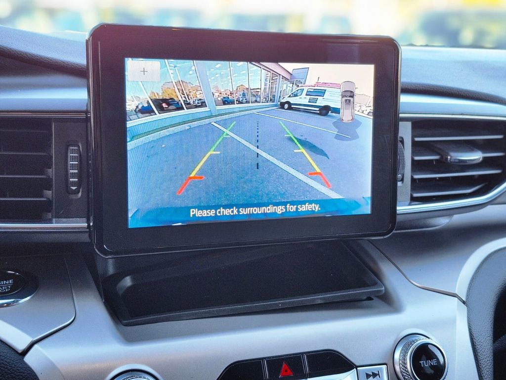 Used 2022 Ford Explorer XLT w/ Equipment Group 202A image 24