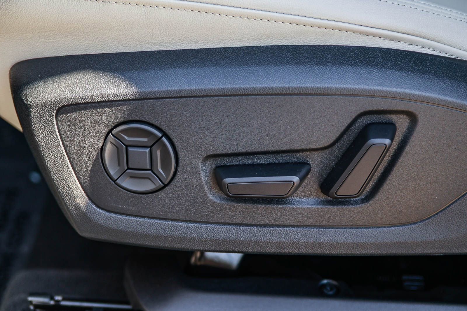 Used 2025 Audi Q3 2.0T Premium w/ Convenience Package image 22