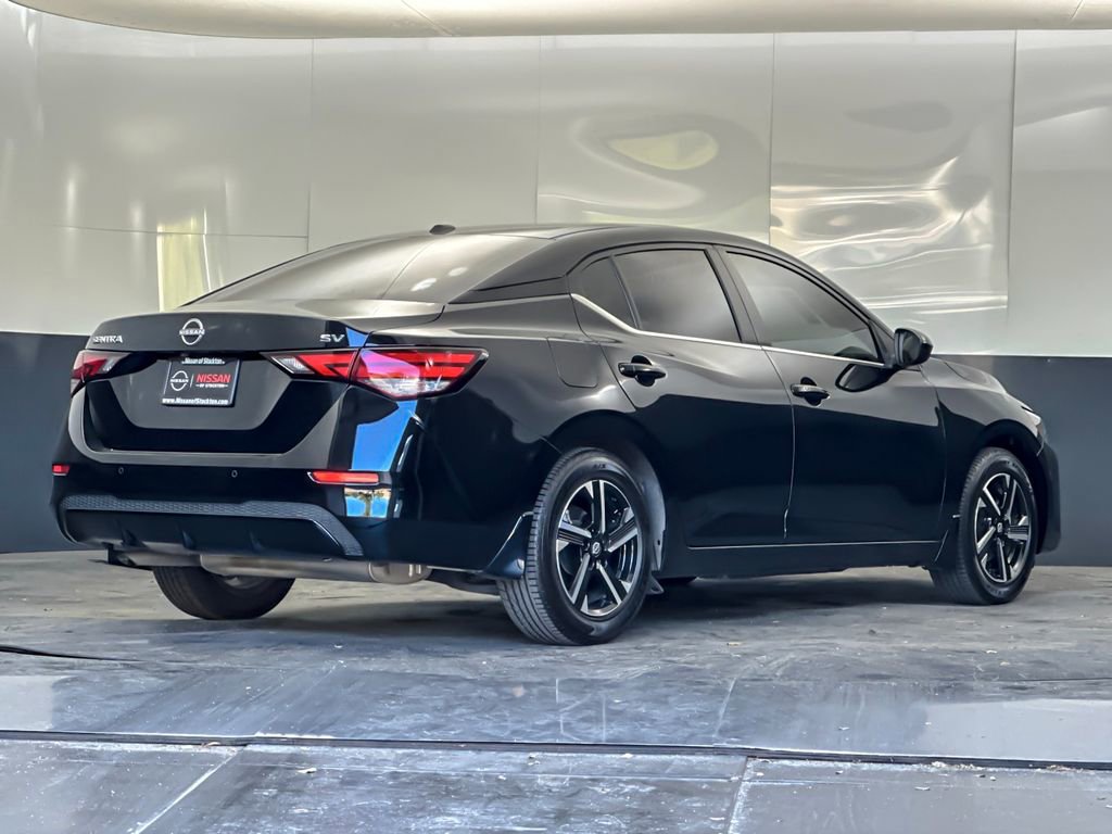 Used 2024 Nissan Sentra SV image 3