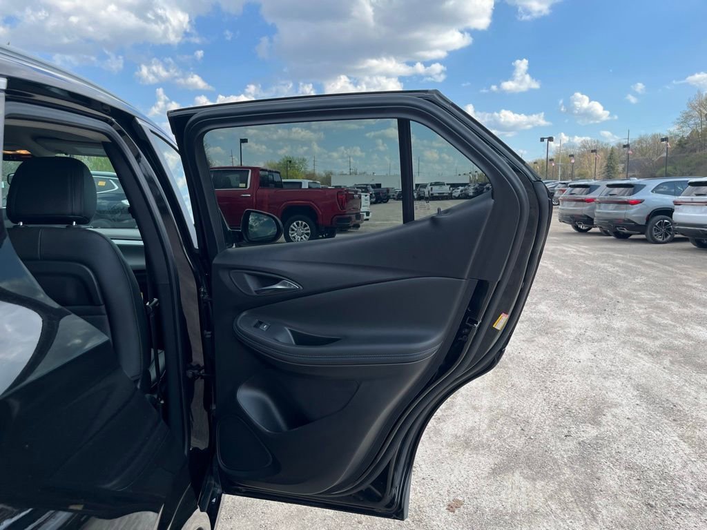 Used 2025 Buick Encore GX Sport Touring w/ Comfort Package FWD image 31