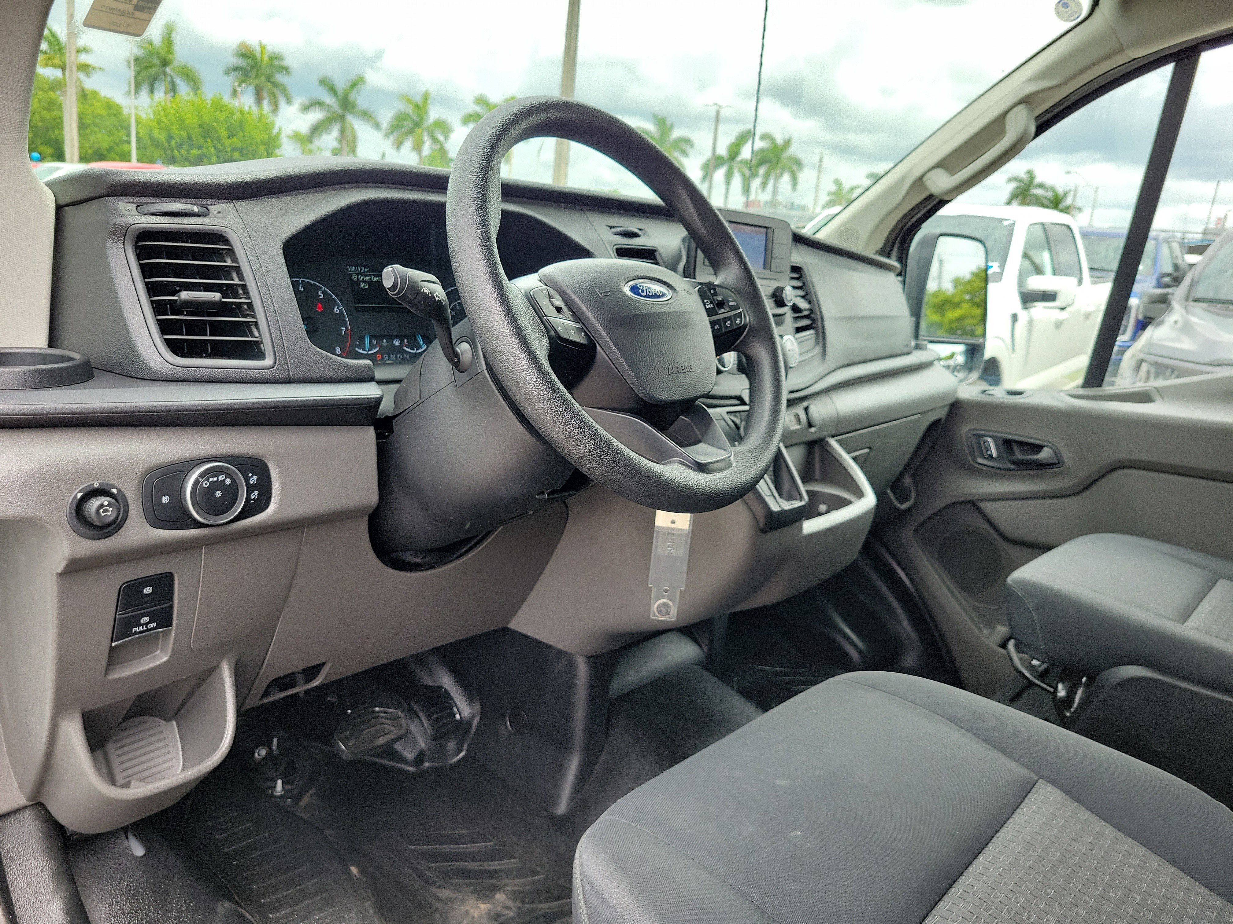 Used 2024 Ford Transit 250 Low Roof w/ Exterior Upgrade Package RWD image 9