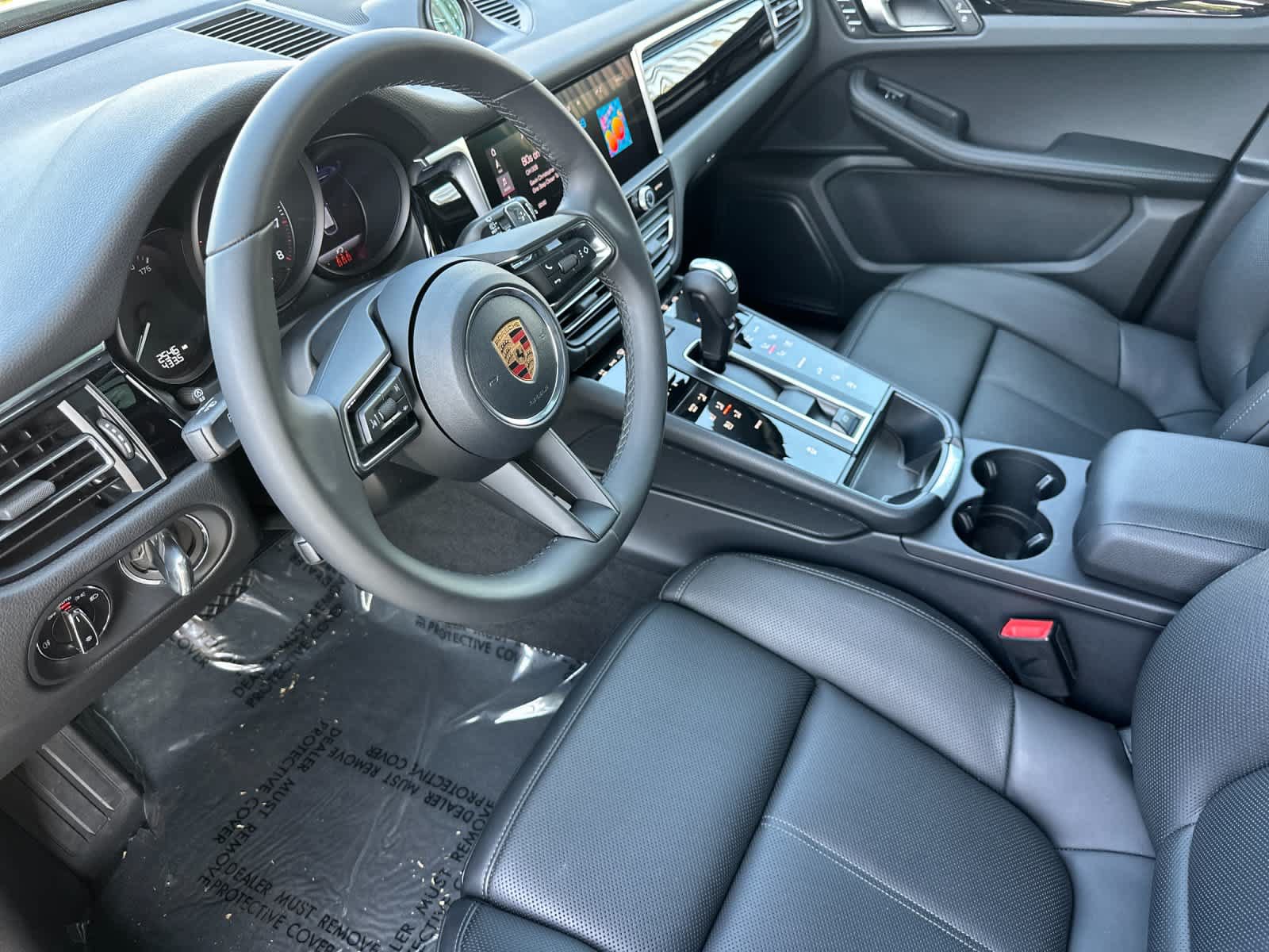 New 2026 Porsche Macan AWD/4WD image 4