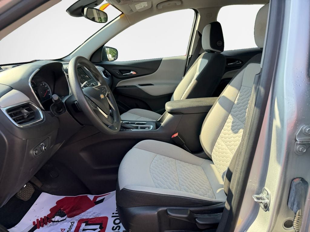 Used 2021 Chevrolet Equinox LS FWD image 12