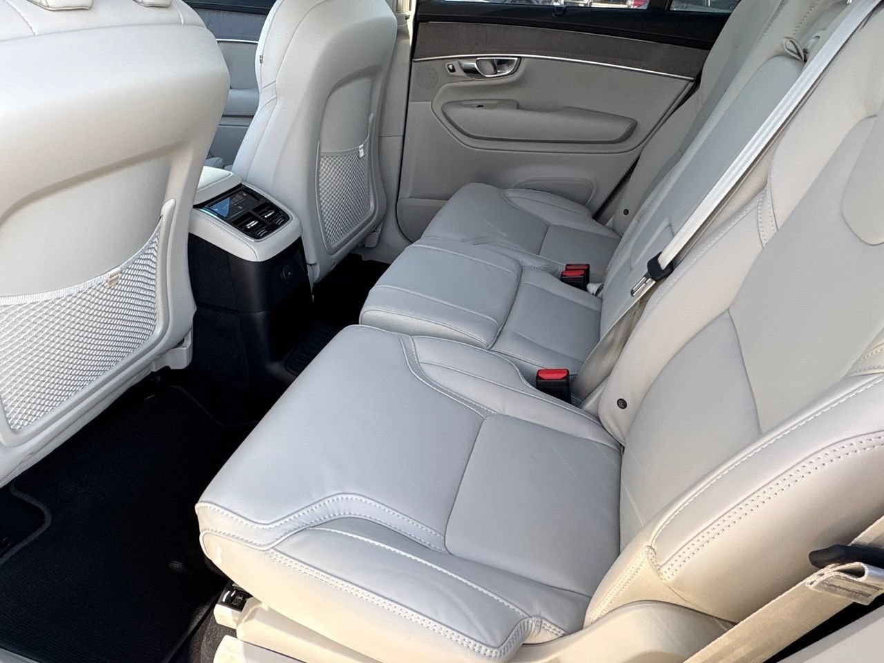 New 2026 Volvo XC90 T8 Ultra w/ Protection Package Premier AWD/4WD image 20