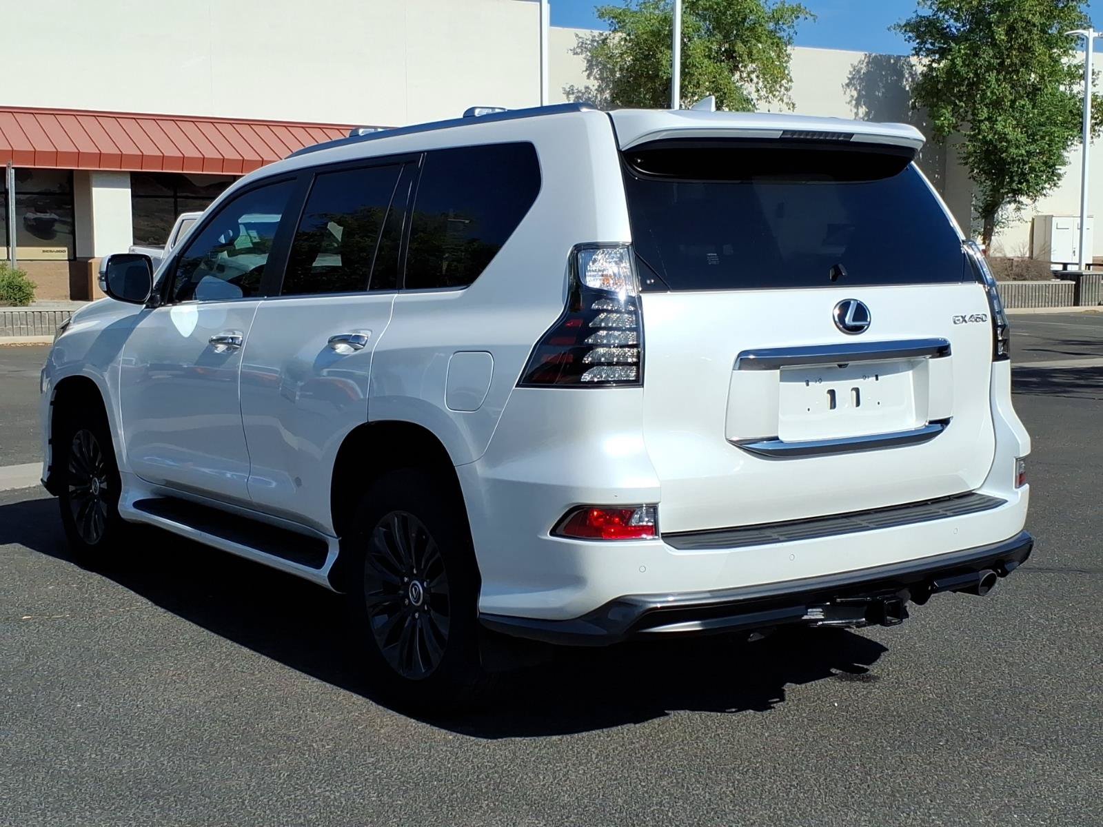 Used 2023 Lexus GX 460 Premium w/ Accessory Package AWD/4WD image 3