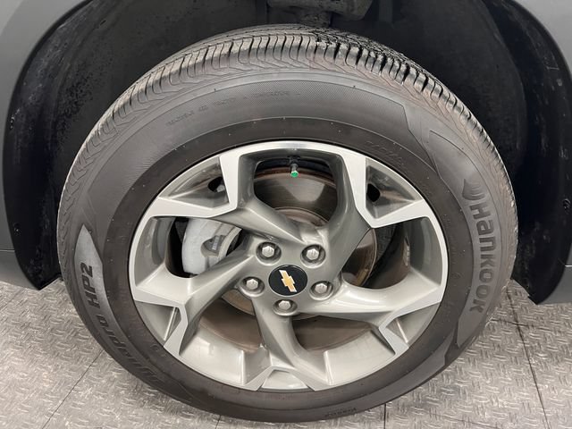 Used 2025 Chevrolet Trax LT FWD image 19