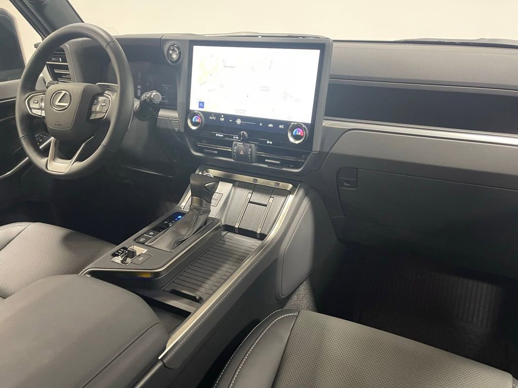 Used 2025 Lexus GX 550 w/ Accessory Package (2T) image 27