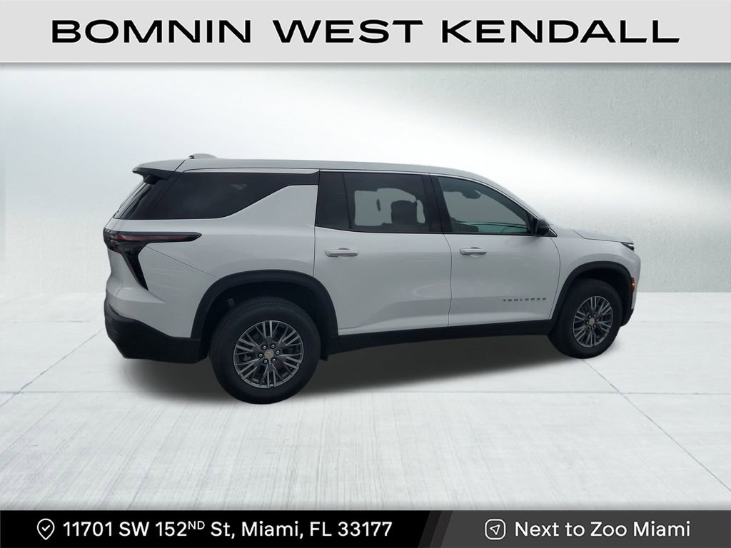 Used 2024 Chevrolet Traverse LS image 8