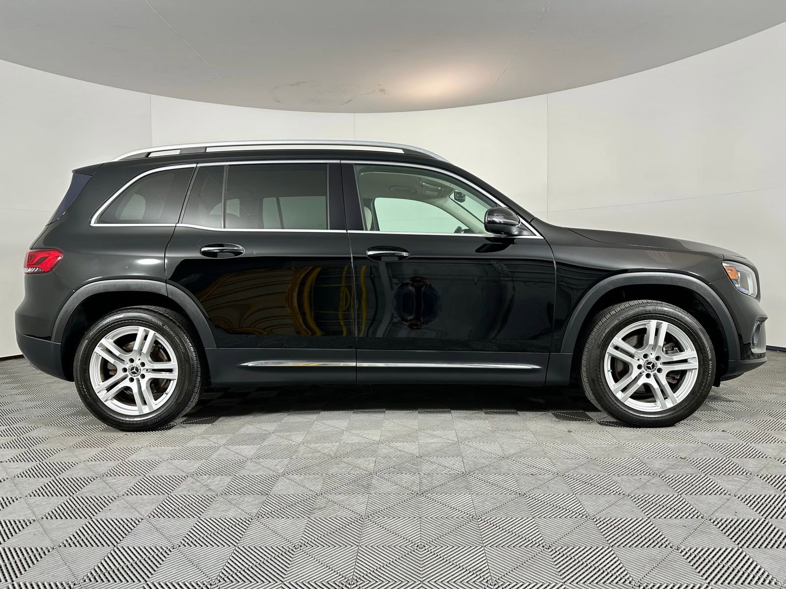Used 2020 Mercedes-Benz GLB 250 GLB 250 image 27