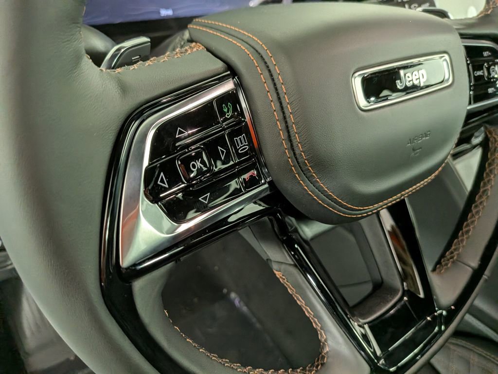 New 2026 Jeep Grand Cherokee Summit w/ Obsidian Package AWD/4WD image 21