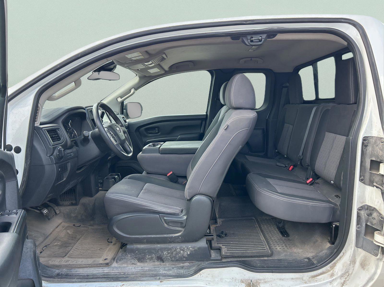 Used 2022 Nissan Titan S image 13