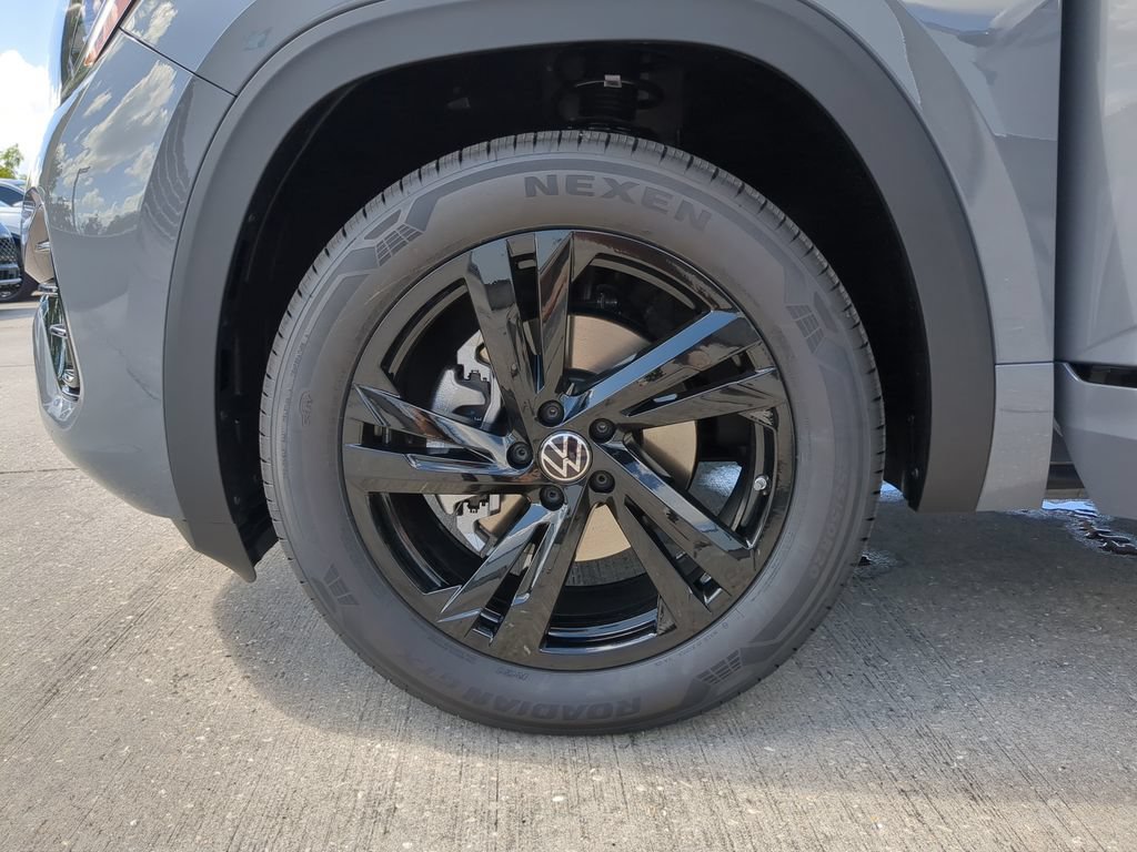 New 2026 Volkswagen Atlas Cross Sport SEL R-Line AWD/4WD image 34