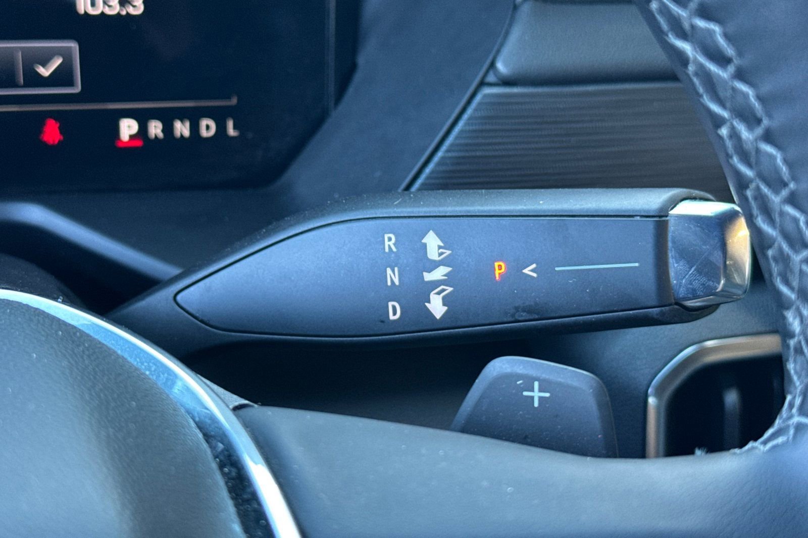 Used 2025 GMC Acadia Elevation image 29