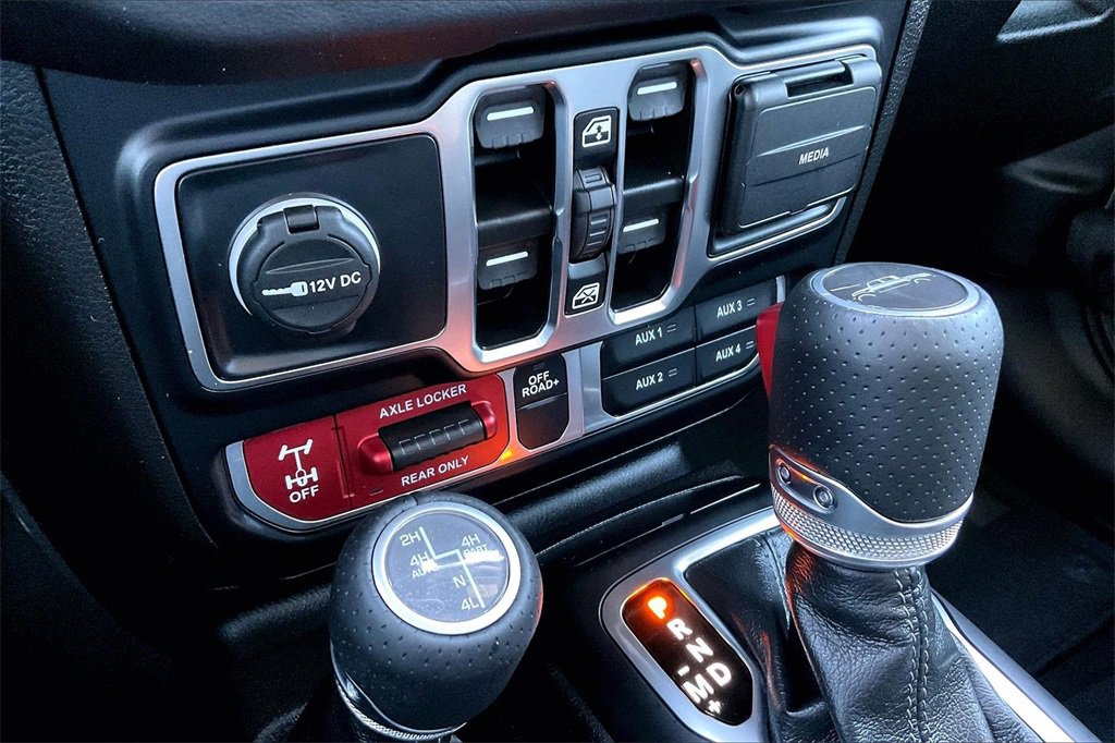 Used 2025 Jeep Gladiator Mojave image 25