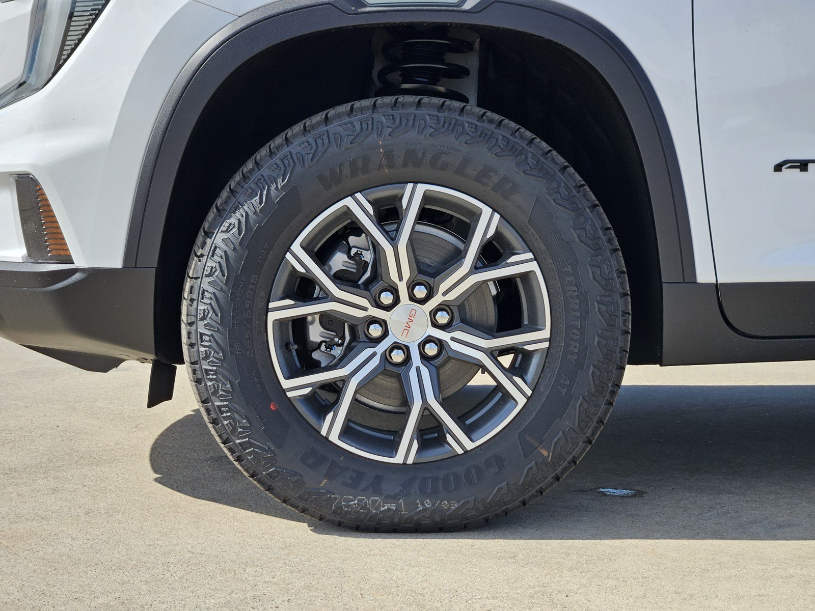 New 2027 GMC Acadia AT4 w/ Luxury Package AWD/4WD image 7