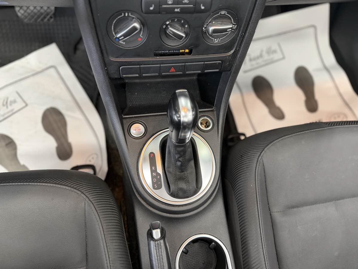 Used 2013 Volkswagen Beetle 2.5 FWD image 44