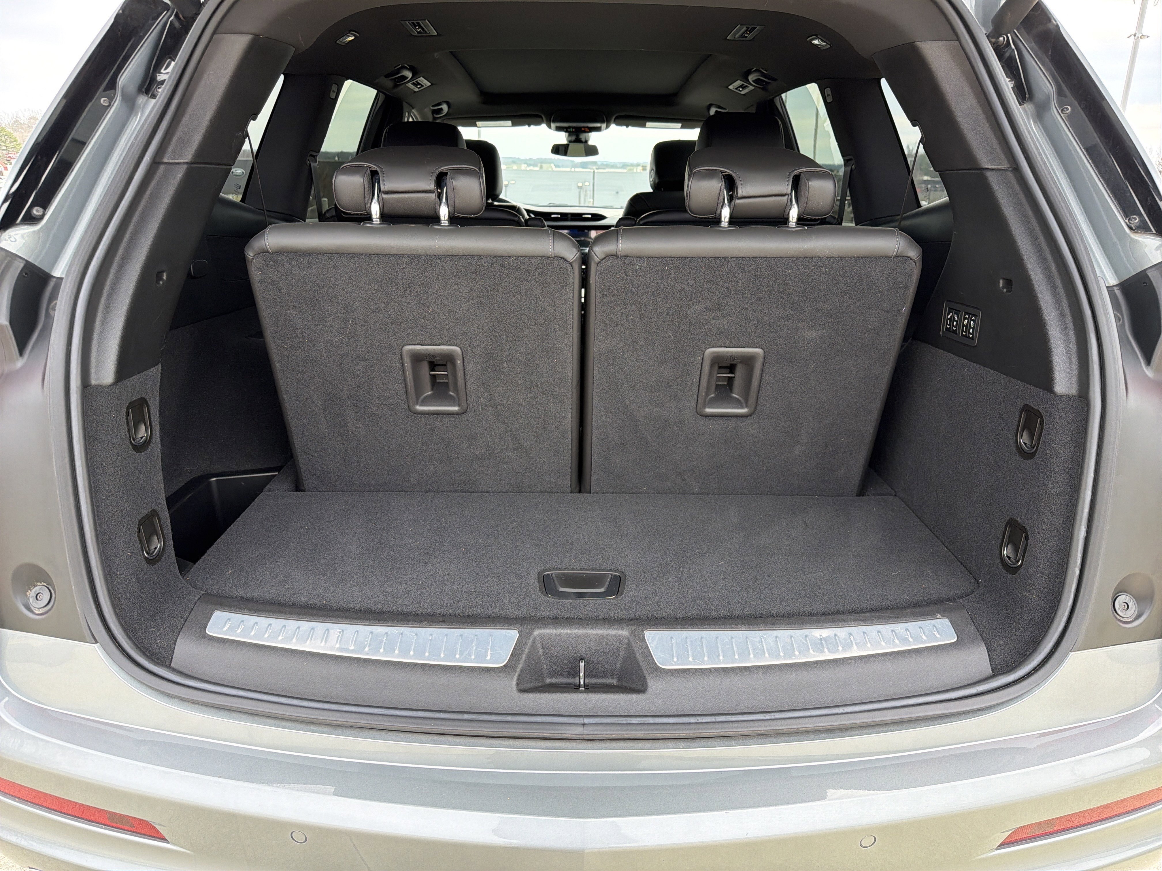 Used 2023 Cadillac XT6 Premium Luxury image 33