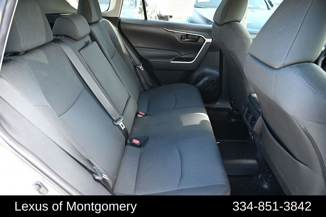 Used 2022 Toyota RAV4 LE image 13