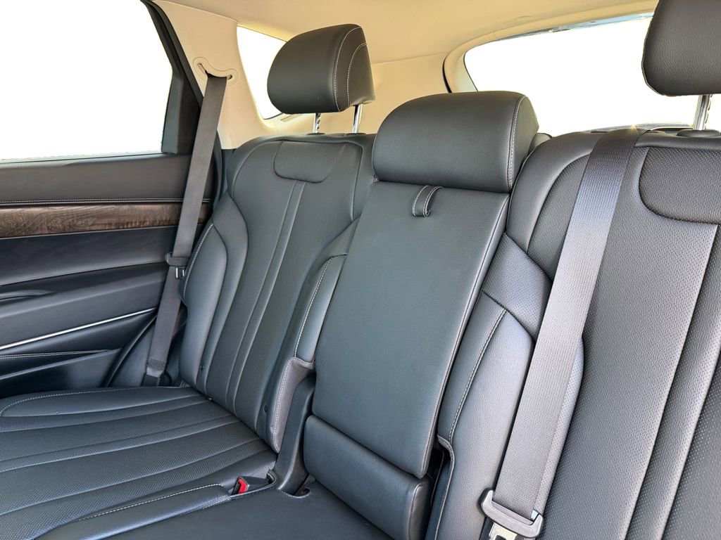 Used 2024 Genesis GV80 2.5T image 13