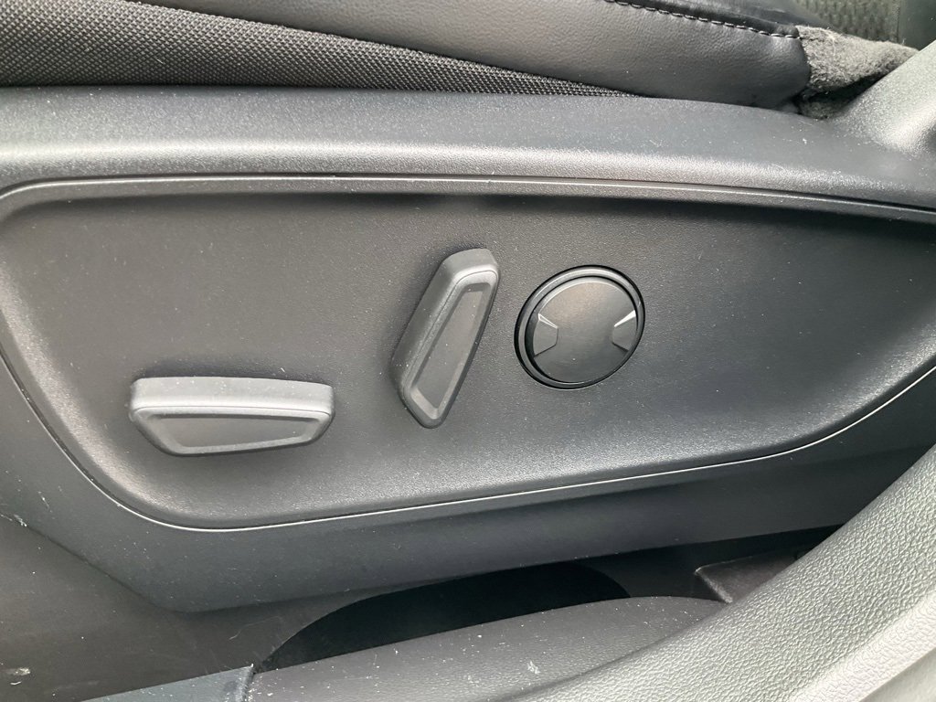 Used 2025 Ford Escape ST-Line w/ Tech Pack #1 image 16