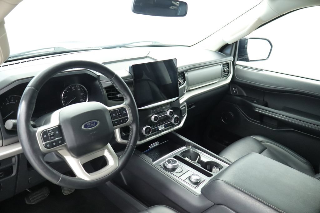 Used 2024 Ford Expedition XLT AWD/4WD image 30