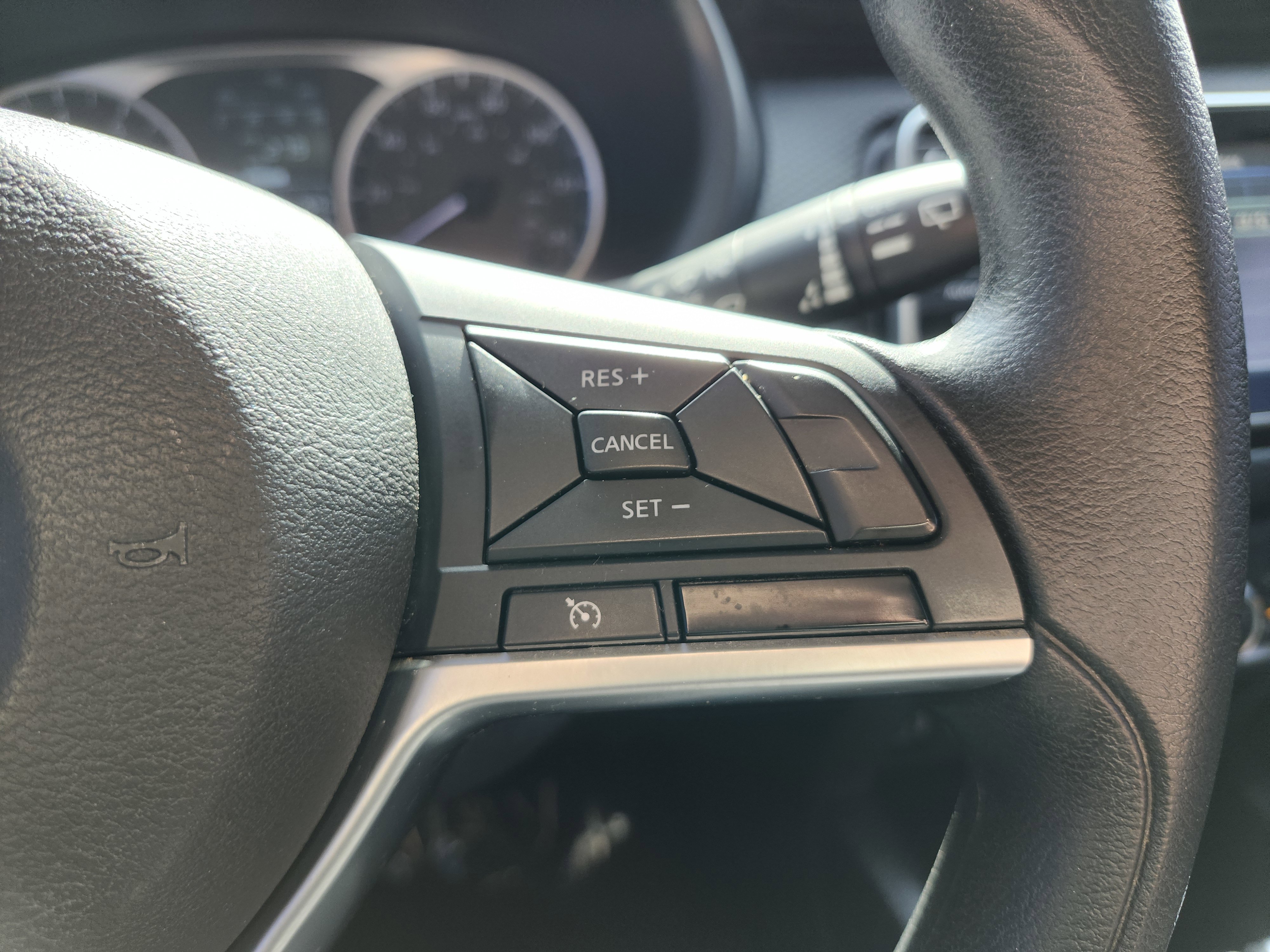 Used 2021 Nissan Kicks S image 30