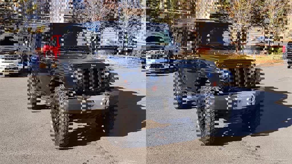 Used 2013 Jeep Wrangler Unlimited Sahara w/ Max Tow Pkg image 3