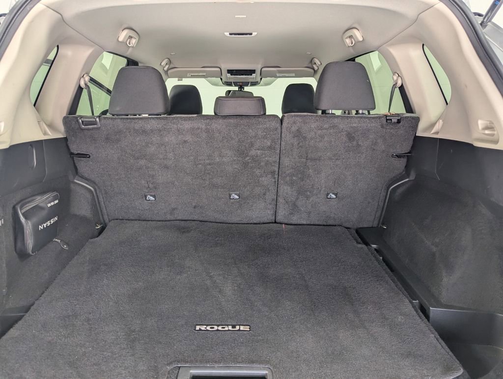 Used 2023 Nissan Rogue SV image 24