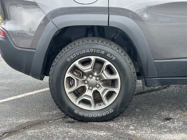 Used 2022 Jeep Cherokee Trailhawk w/ Comfort/Convenience Group image 9