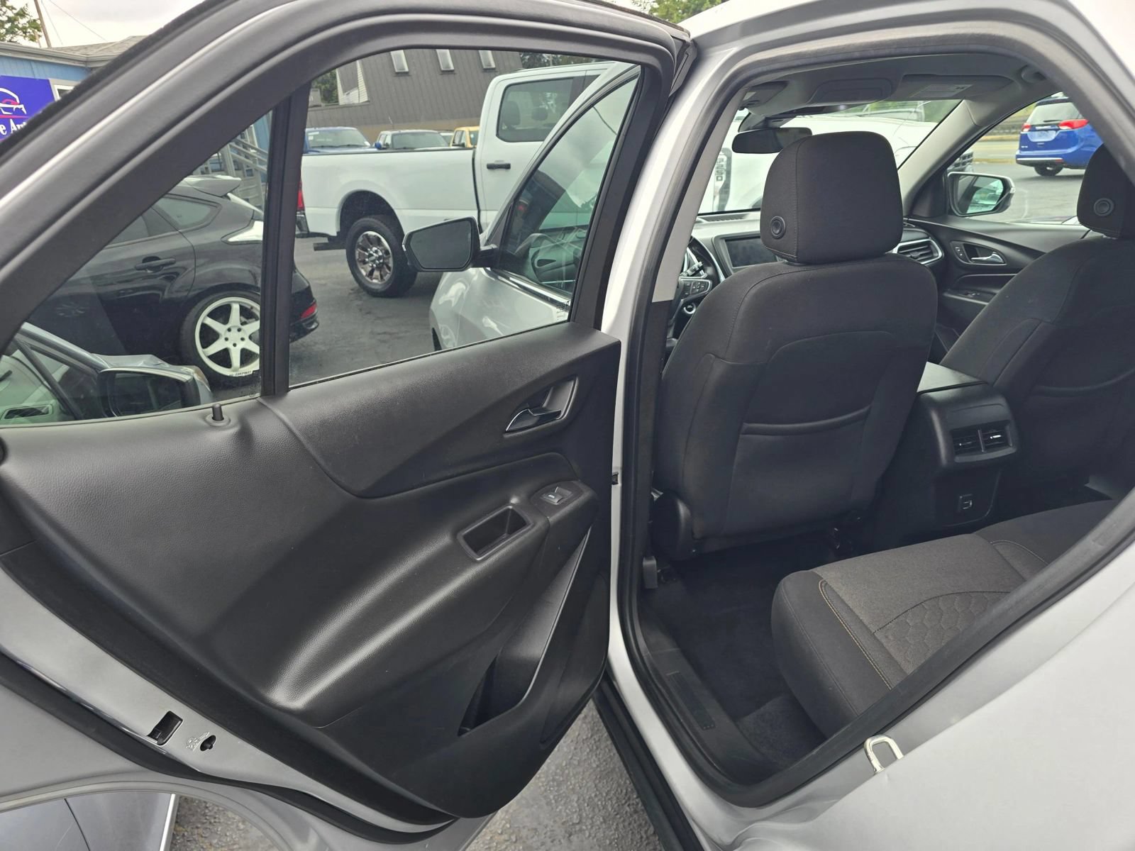 Used 2019 Chevrolet Equinox LT AWD/4WD image 16