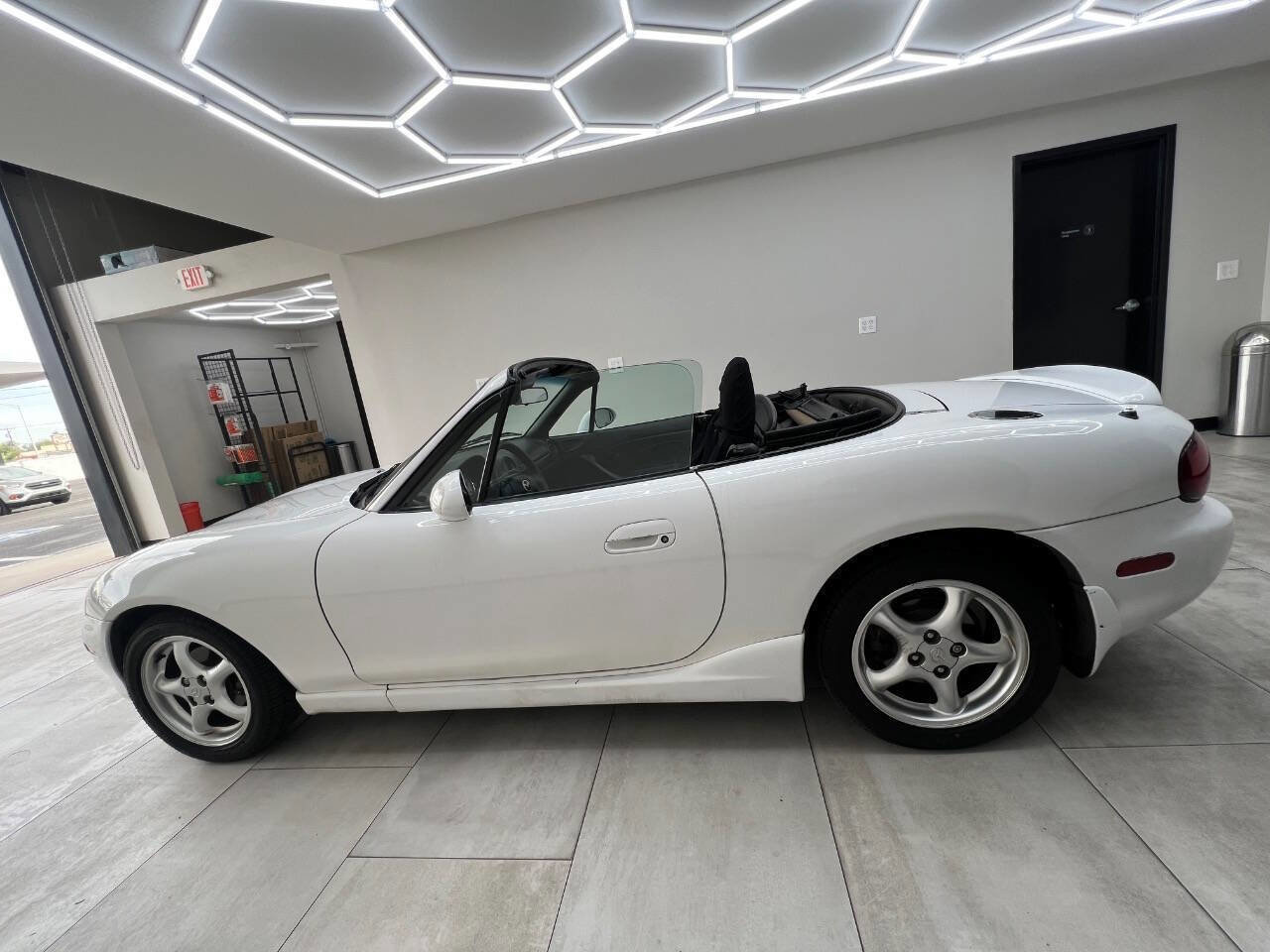 Used 2001 MAZDA MX-5 Miata image 8