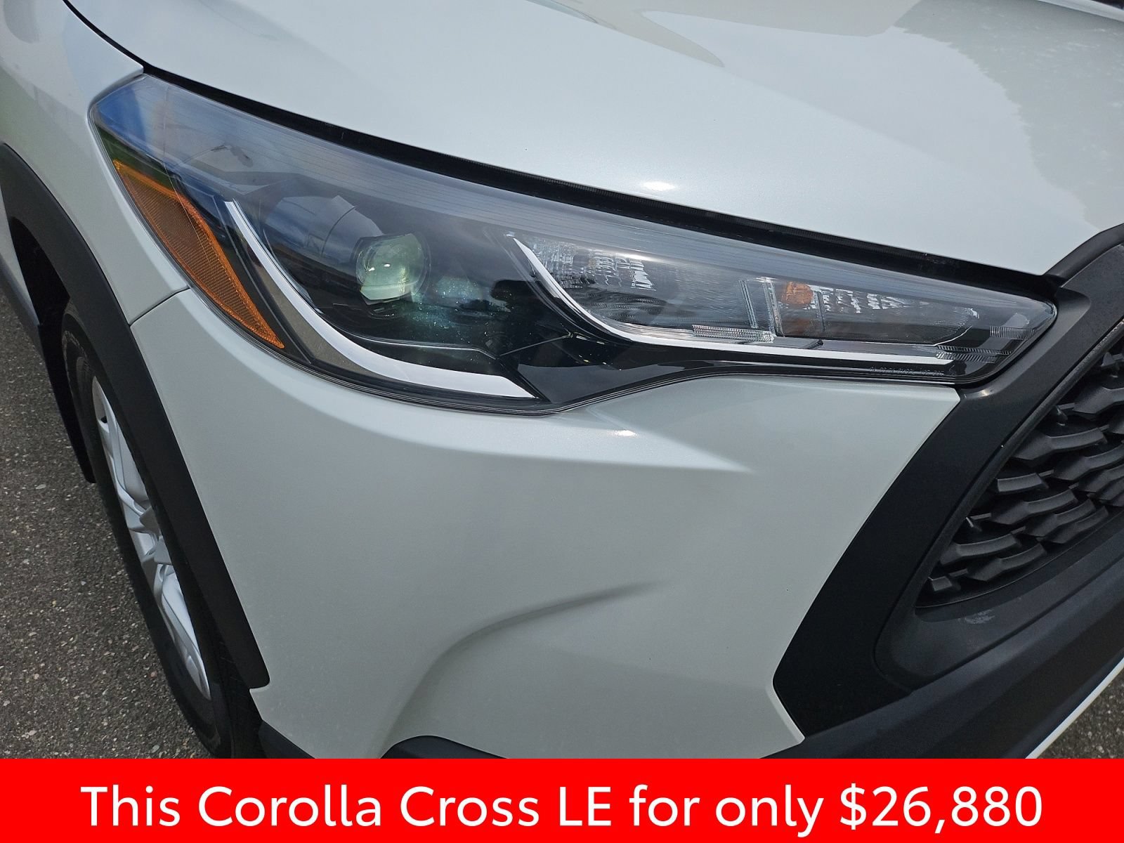 Used 2024 Toyota Corolla Cross LE w/ Moonroof Package FWD image 13