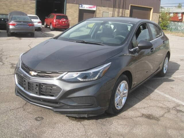 Used 2017 Chevrolet Cruze LT image 1