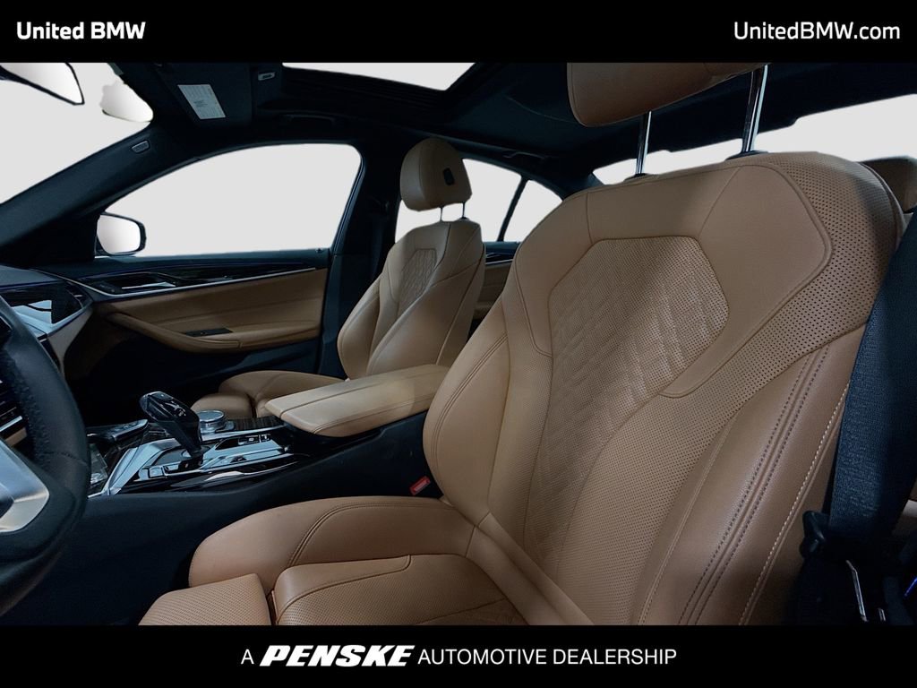 Used 2023 BMW 530e w/ Convenience Package image 5