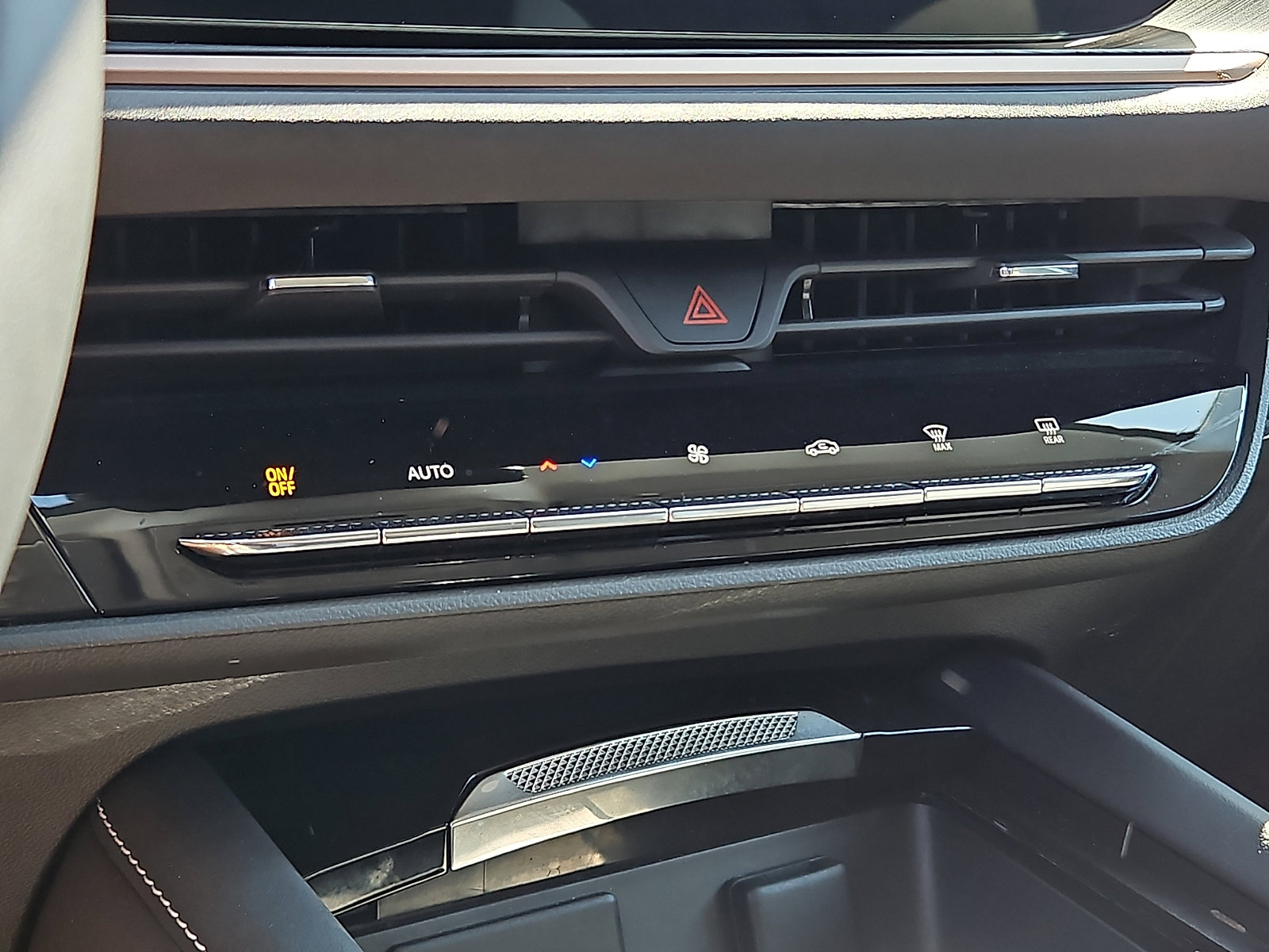 Certified 2025 Buick Envision Sport Touring AWD/4WD image 15