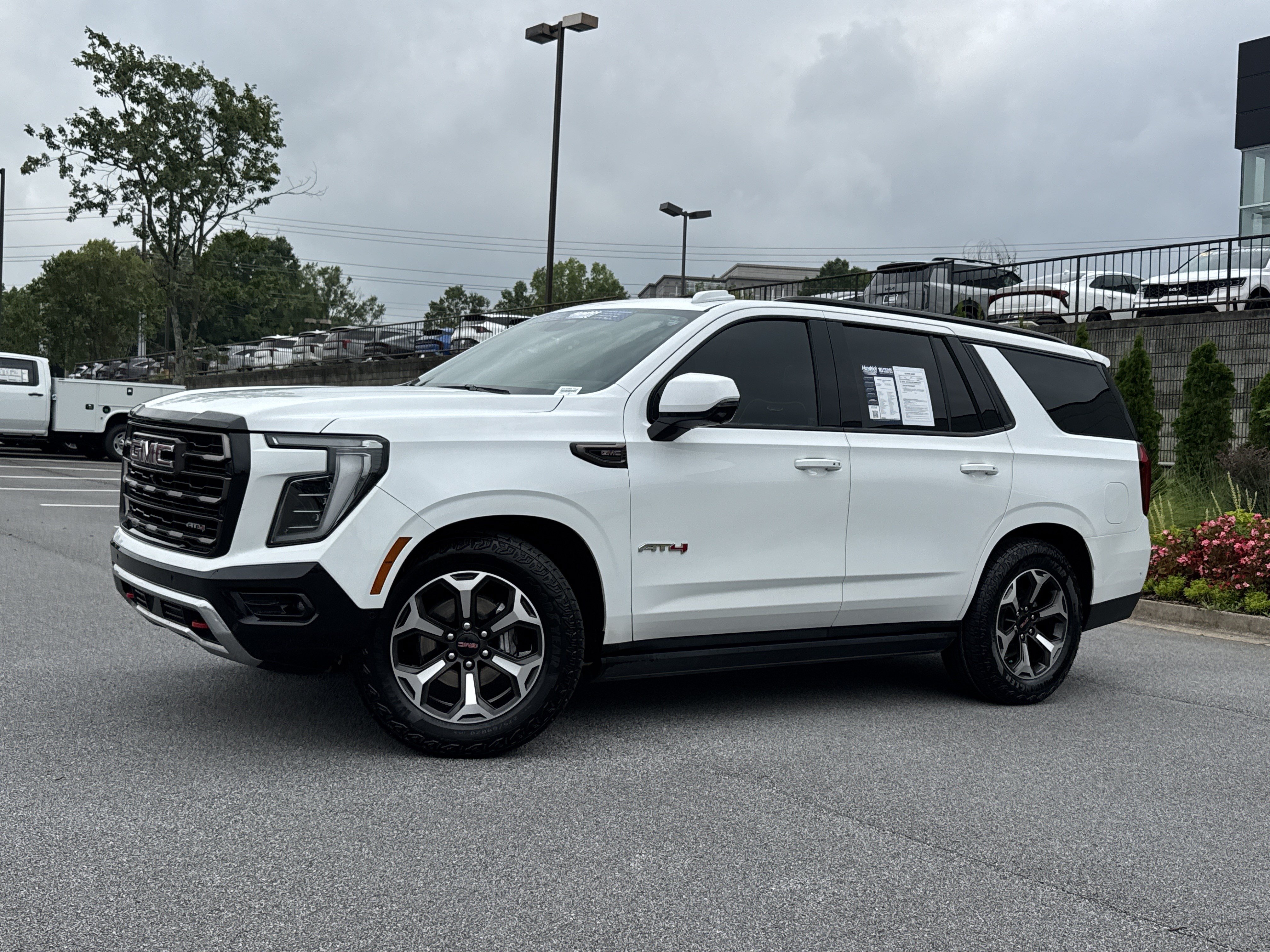Used 2025 GMC Yukon AT4 Ultimate AWD/4WD image 5