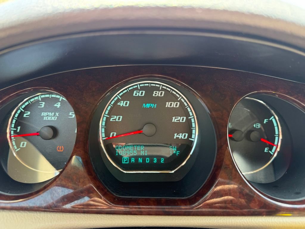 Used 2011 Buick Lucerne CXL FWD image 28