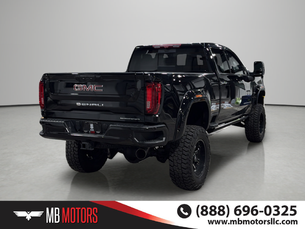 Used 2023 GMC Sierra 3500 Denali w/ Denali Black Diamond Edition AWD/4WD image 4