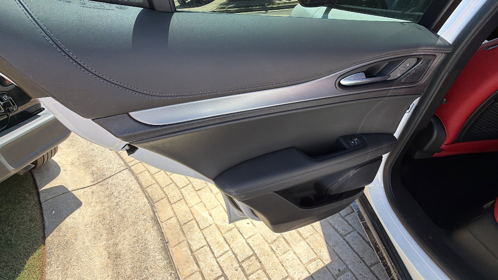 Used 2025 Alfa Romeo Stelvio Sprint image 23