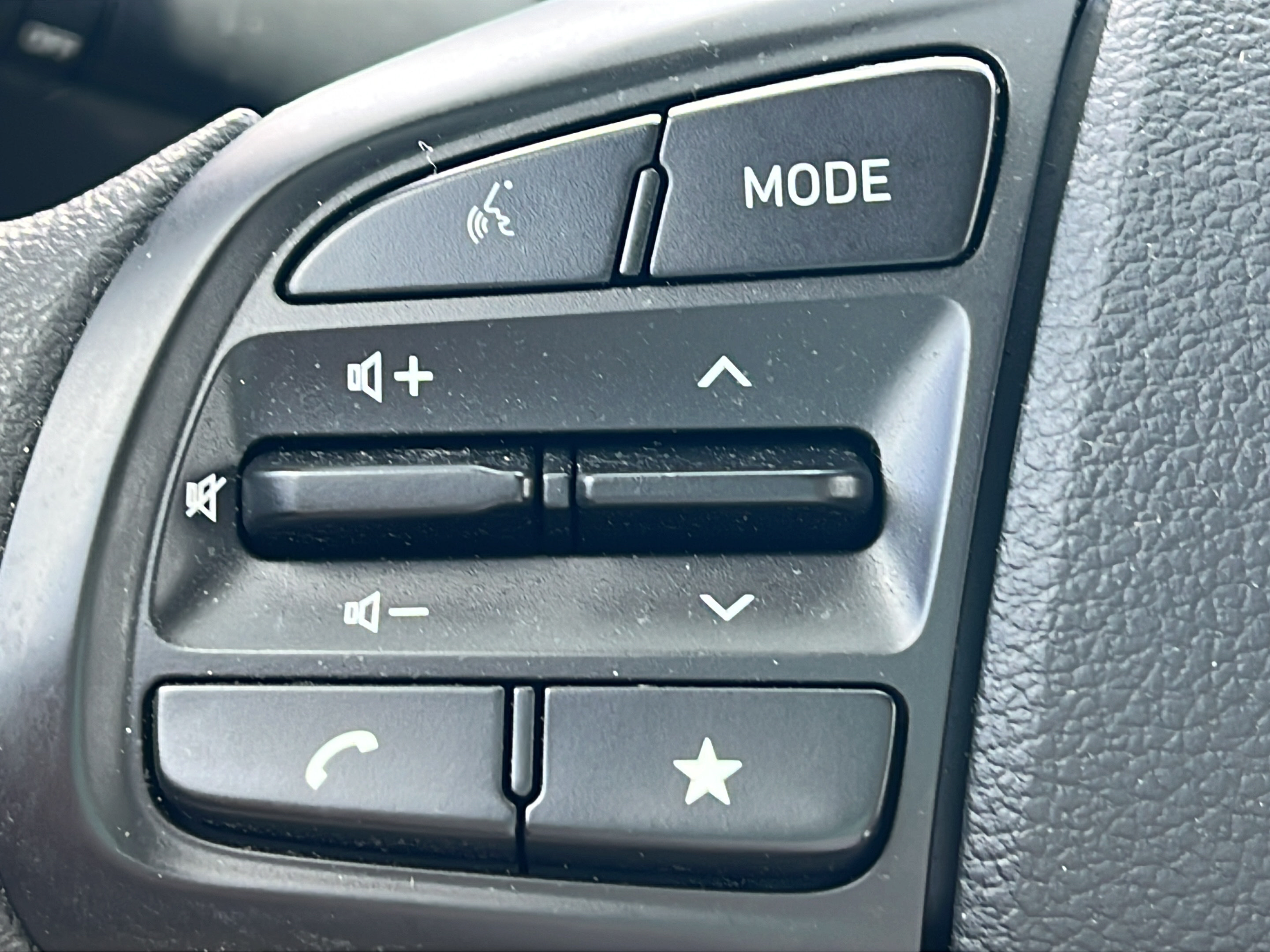 Certified 2024 Hyundai Venue SE FWD image 19
