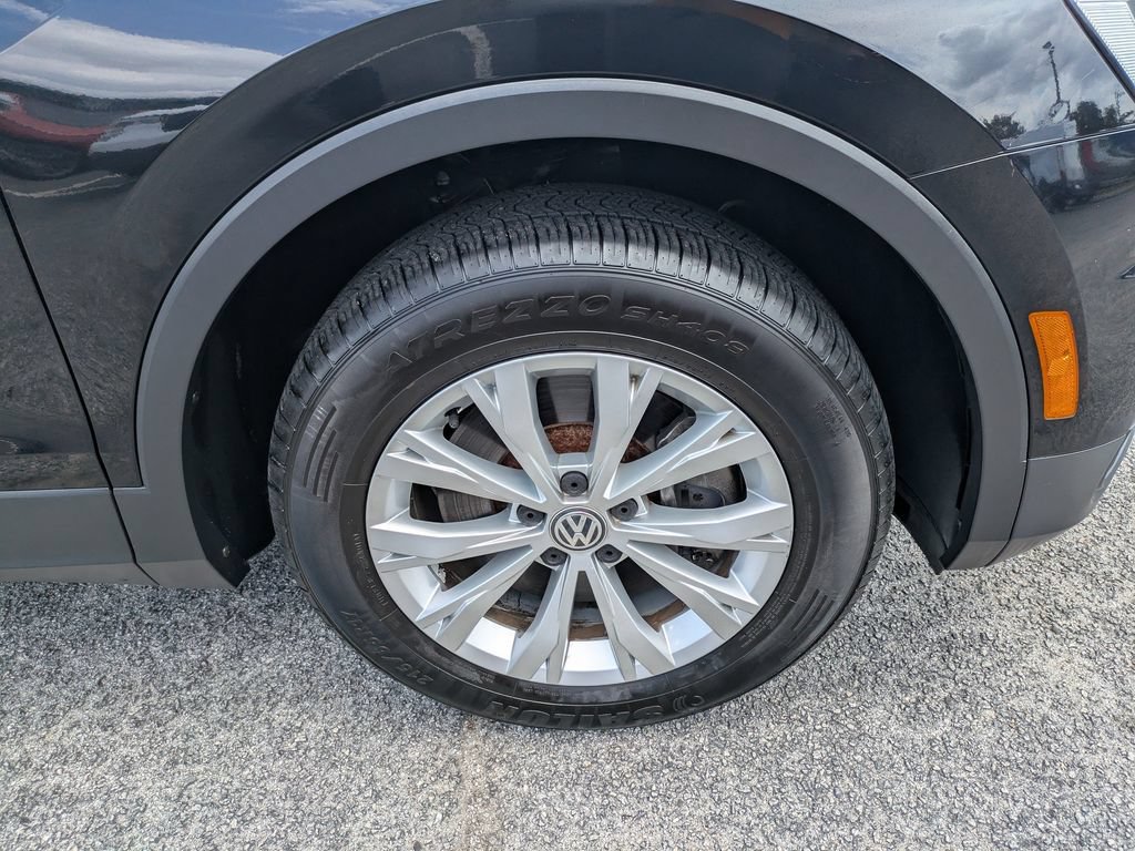 Used 2018 Volkswagen Tiguan SE FWD image 11