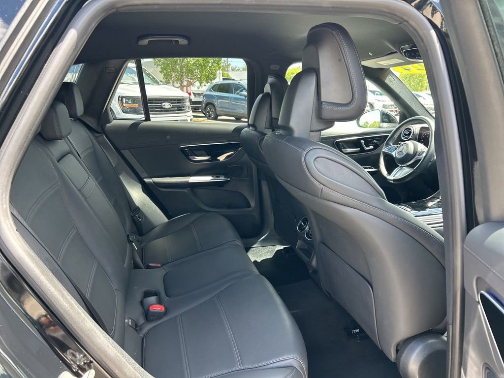Used 2024 Mercedes-Benz GLC 300 4MATIC image 36