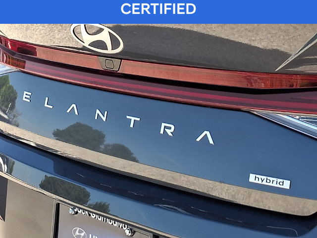 Certified 2025 Hyundai Elantra Limited FWD image 31