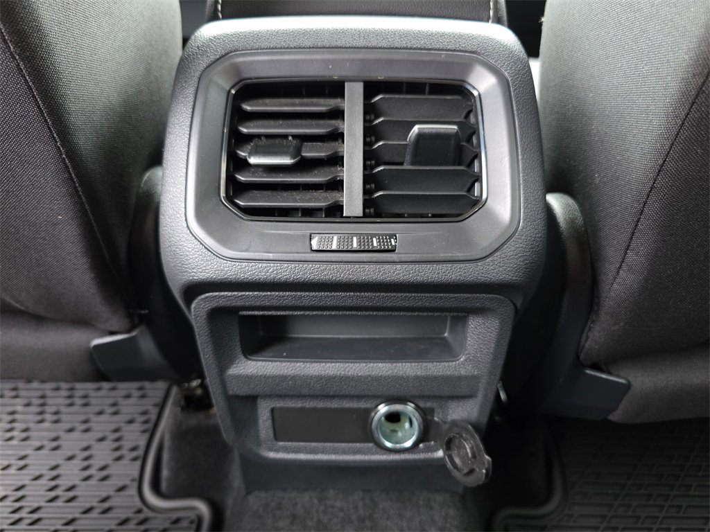 Used 2024 Volkswagen Tiguan S image 15