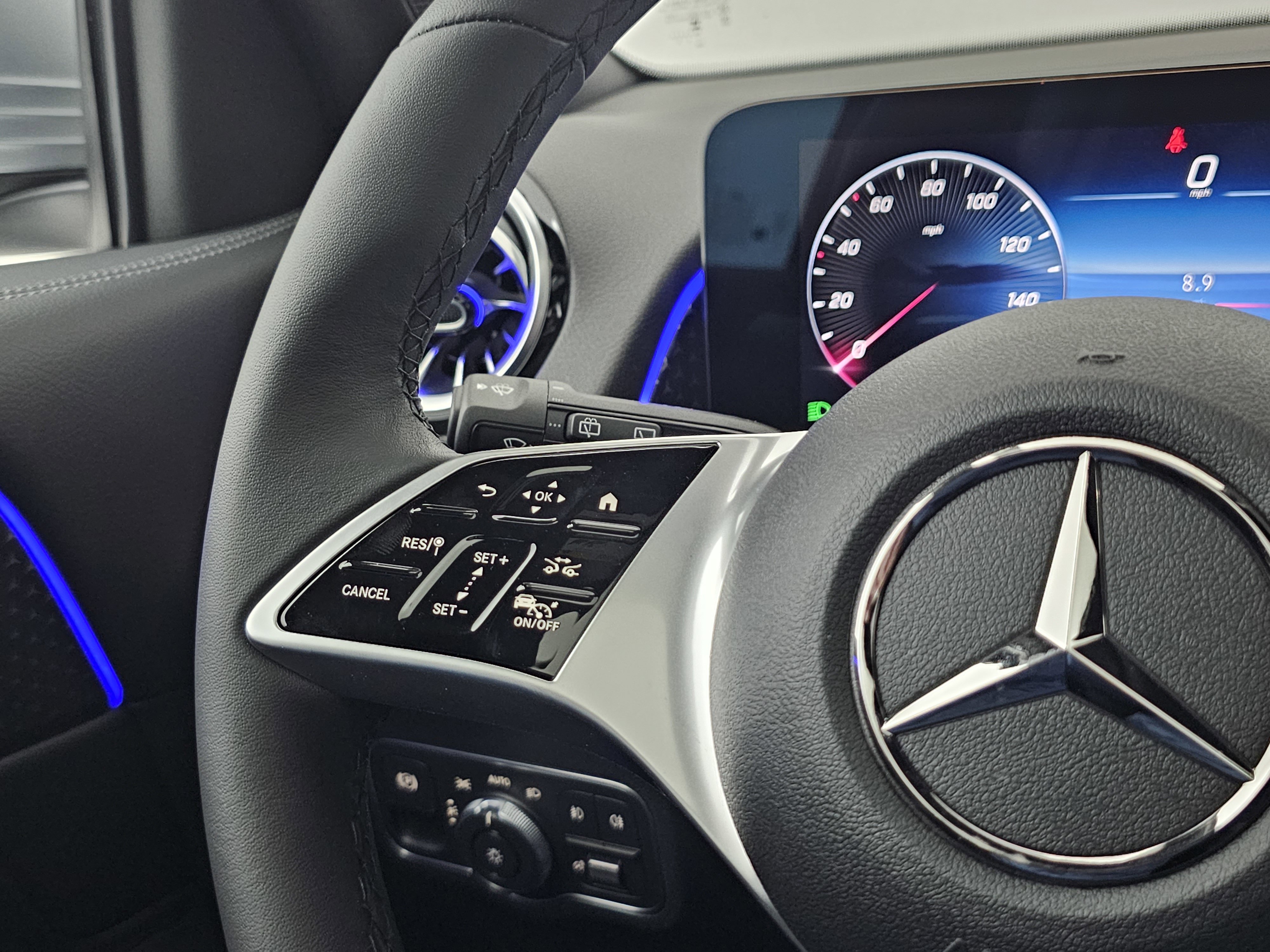 New 2026 Mercedes-Benz GLB 250 4MATIC image 32