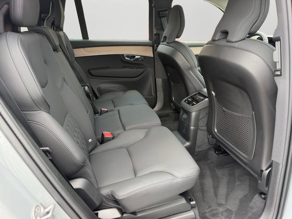 Certified 2026 Volvo XC90 T8 Plus w/ Protection Package Premier AWD/4WD image 9
