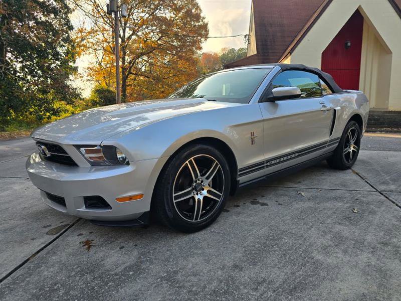 Used 2010 Ford Mustang Convertible image 37