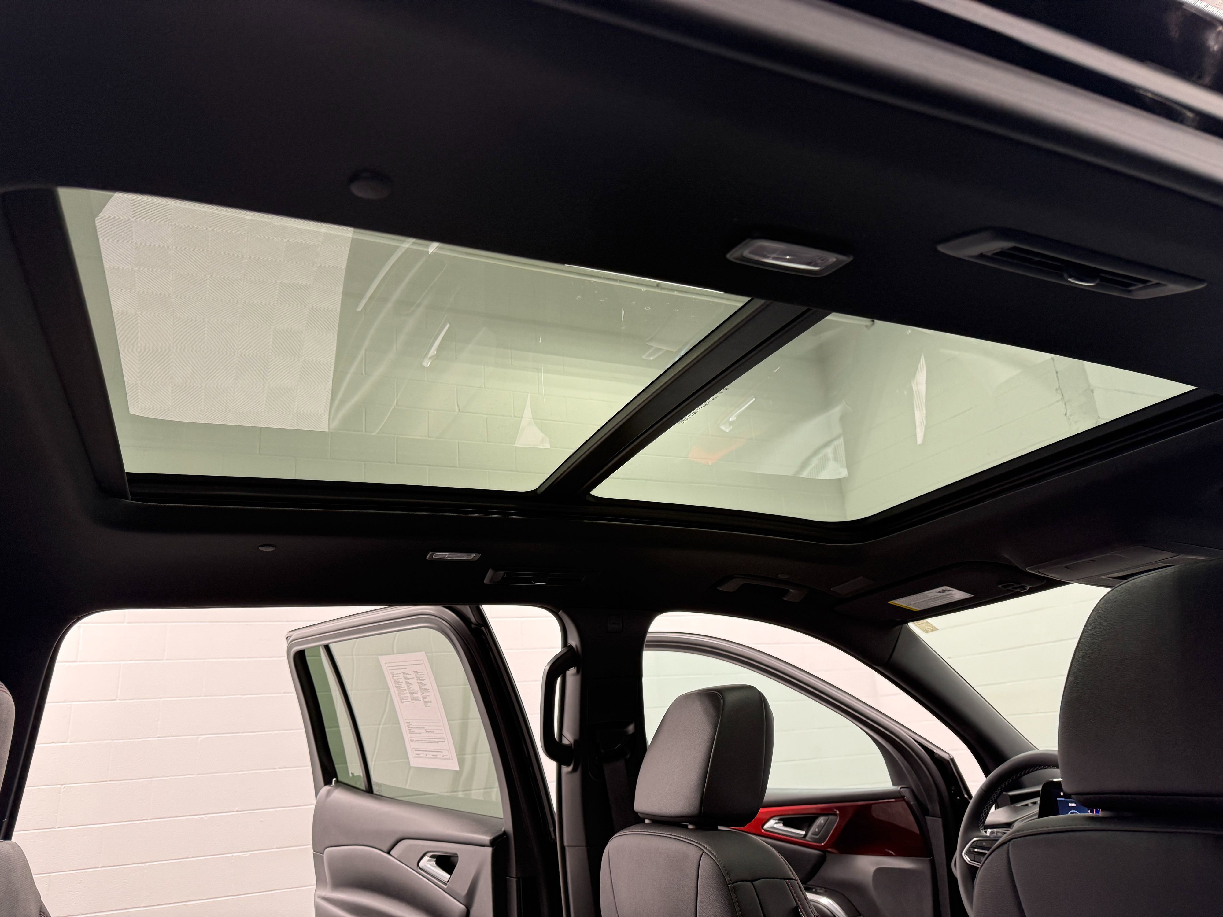Used 2025 Chevrolet Traverse Z71 w/ LPO, Floor Liner Package image 33