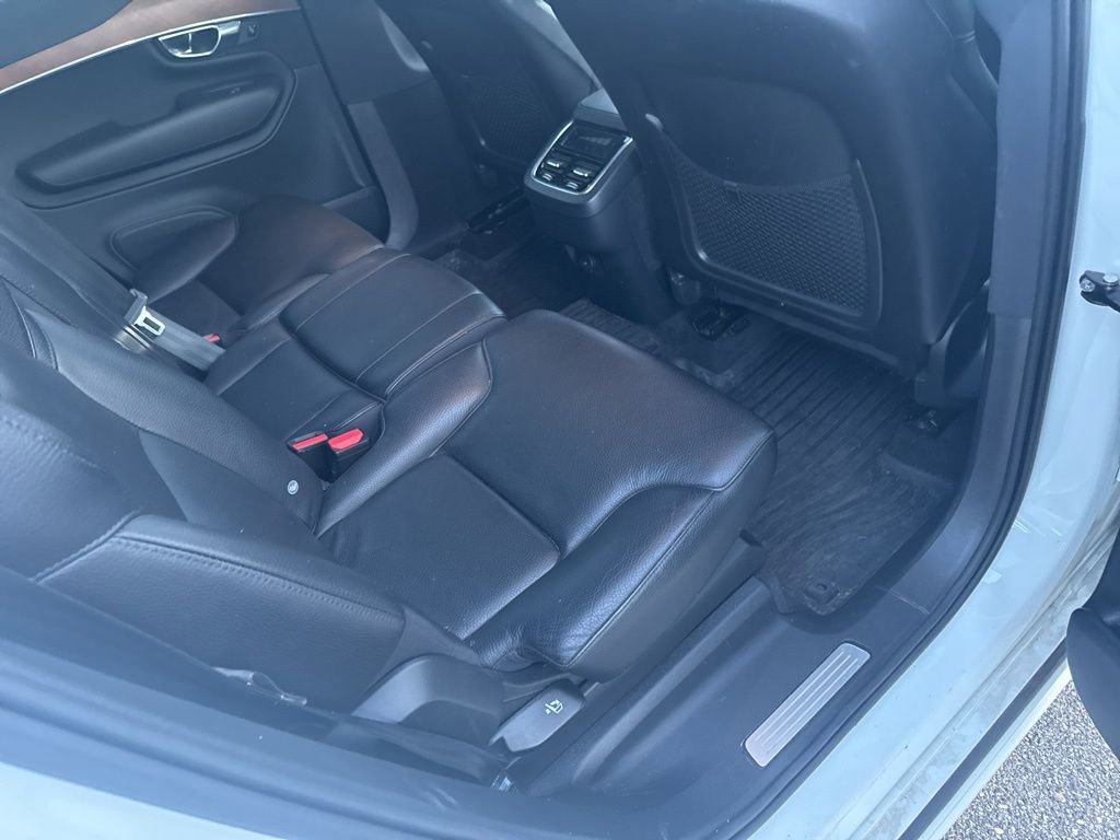 Used 2021 Volvo XC90 T6 Momentum image 15